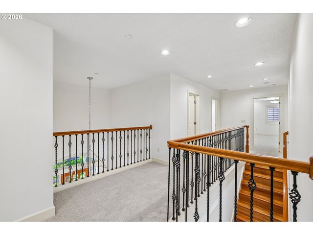 8768 Sw MARSEILLES Dr, Beaverton, OR 97007