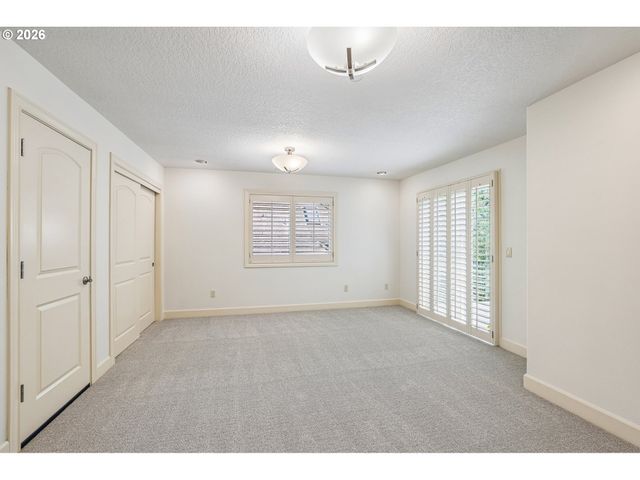 8768 Sw MARSEILLES Dr, Beaverton, OR 97007