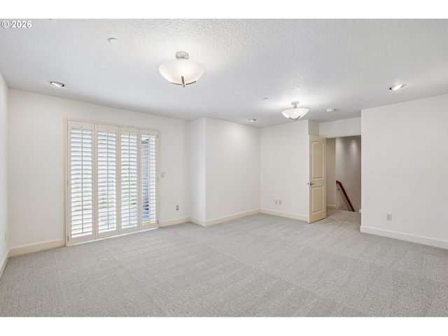 8768 Sw MARSEILLES Dr, Beaverton, OR 97007