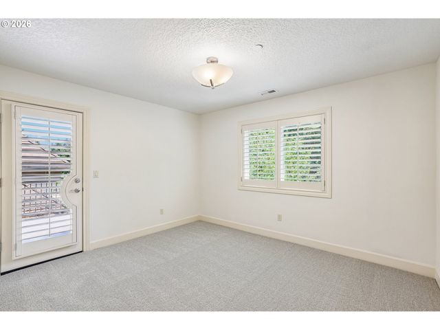 8768 Sw MARSEILLES Dr, Beaverton, OR 97007