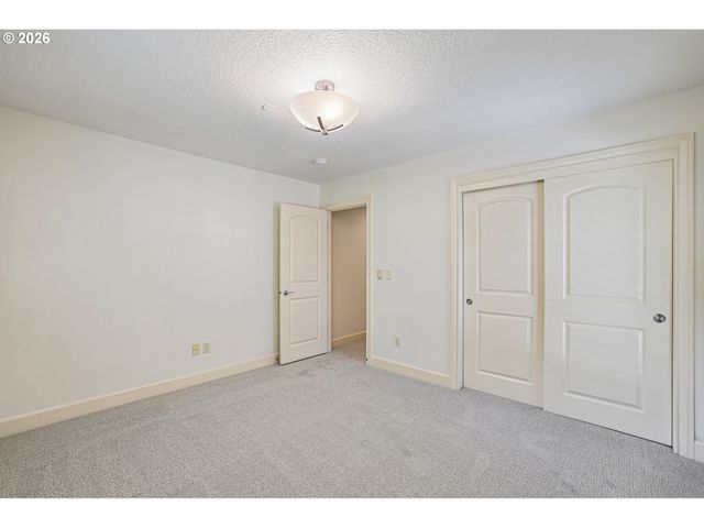 8768 Sw MARSEILLES Dr, Beaverton, OR 97007