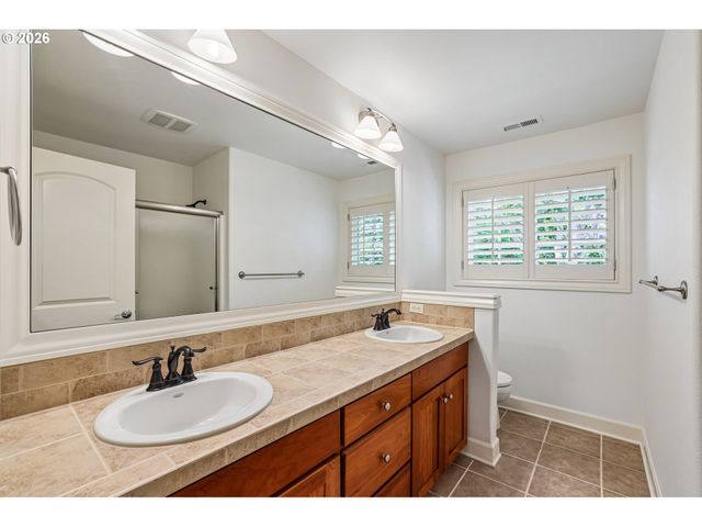 8768 Sw MARSEILLES Dr, Beaverton, OR 97007