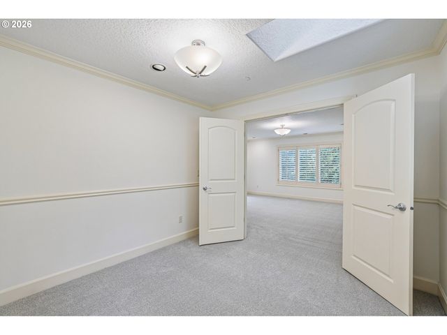 8768 Sw MARSEILLES Dr, Beaverton, OR 97007