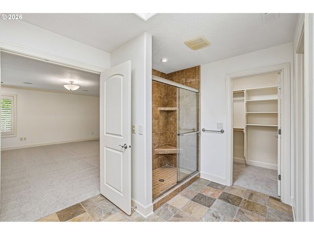 8768 Sw MARSEILLES Dr, Beaverton, OR 97007