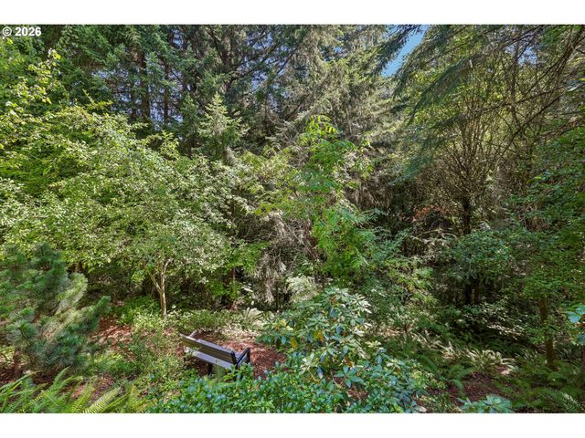 8768 Sw MARSEILLES Dr, Beaverton, OR 97007