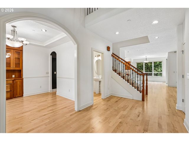 8768 Sw MARSEILLES Dr, Beaverton, OR 97007