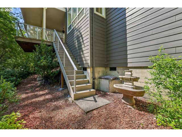 8768 Sw MARSEILLES Dr, Beaverton, OR 97007