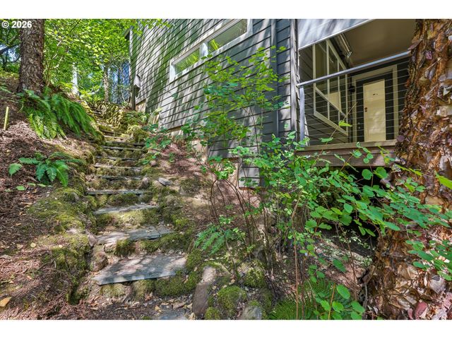 8768 Sw MARSEILLES Dr, Beaverton, OR 97007