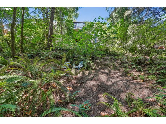 8768 Sw MARSEILLES Dr, Beaverton, OR 97007