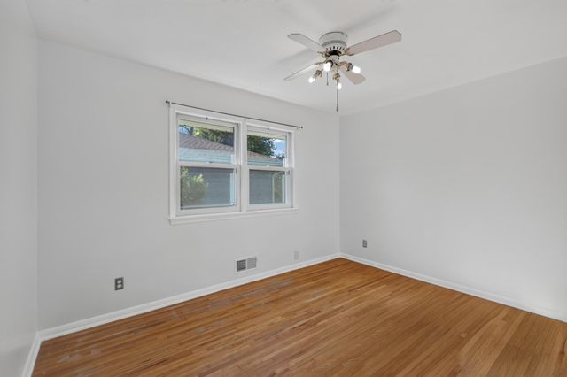 766 Idaho Avenue E, Saint Paul, MN 55106