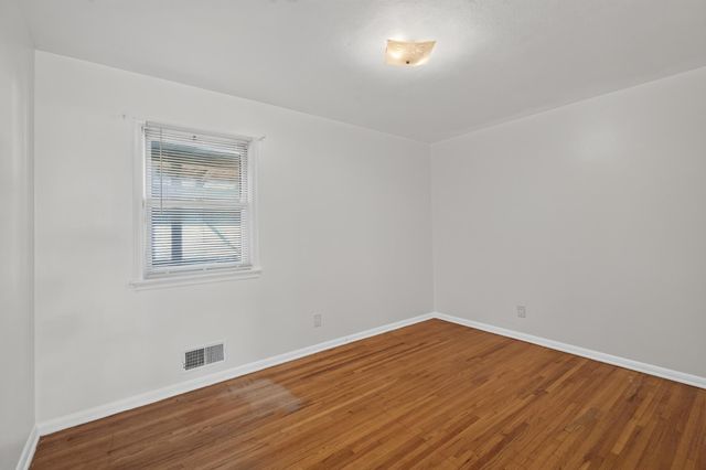 766 Idaho Avenue E, Saint Paul, MN 55106
