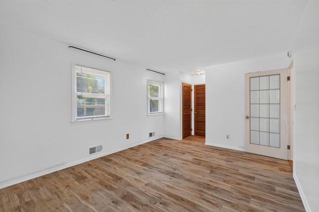766 Idaho Avenue E, Saint Paul, MN 55106