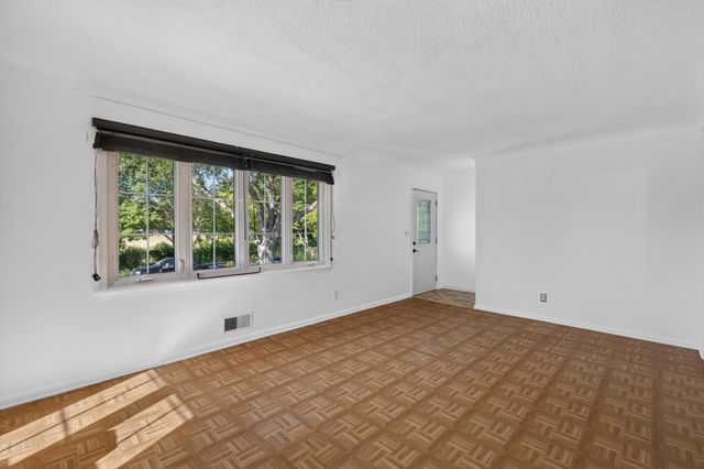 766 Idaho Avenue E, Saint Paul, MN 55106