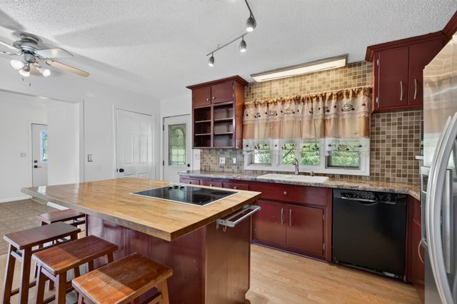 766 Idaho Avenue E, Saint Paul, MN 55106