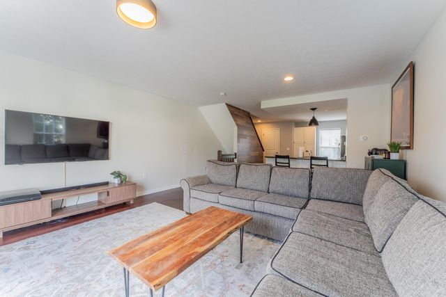 5602 Middle Falls St Street, 51, Dublin, OH 43016