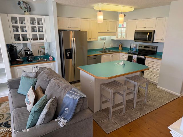 2802 Pier Pointe Drive, Emerald Isle, NC 28594