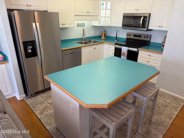 2802 Pier Pointe Drive, Emerald Isle, NC 28594