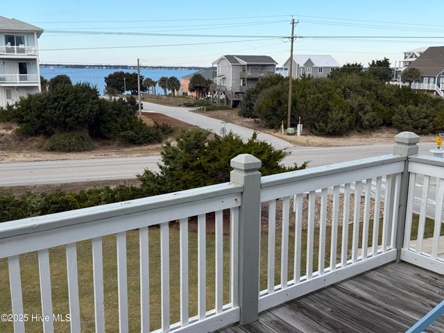 2802 Pier Pointe Drive, Emerald Isle, NC 28594