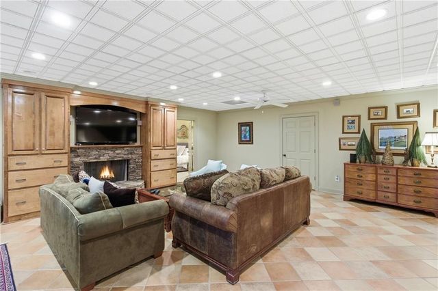 1038 Farmhouse Road, Gainesville, GA 30506