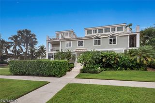 180 6th AVE S 3, Naples, FL 34102