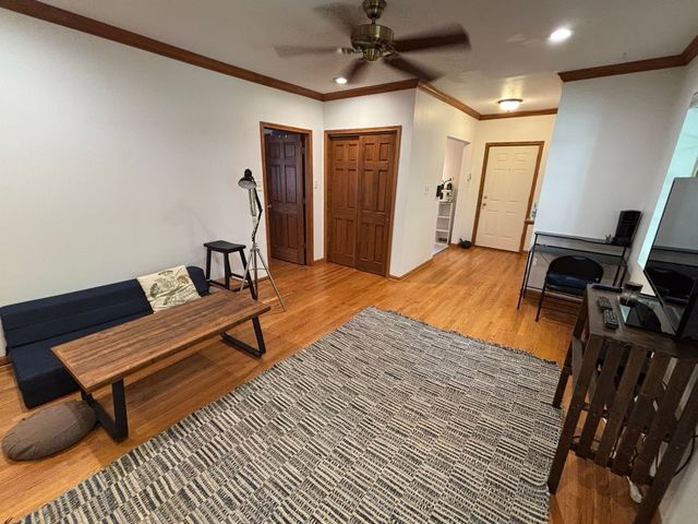 1816 W Chase Avenue 1, Chicago, IL 60626