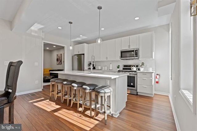444 KENYON ST NW, Washington, DC 20010