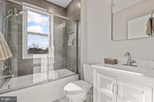 444 KENYON ST NW, Washington, DC 20010