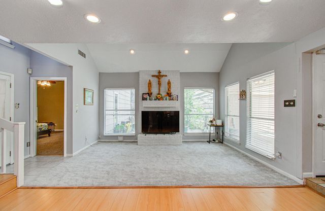6602 Castle Lane Drive, Houston, TX 77066