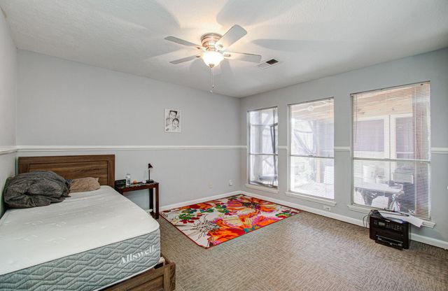 6602 Castle Lane Drive, Houston, TX 77066