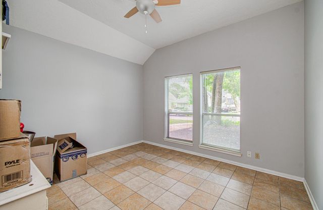 6602 Castle Lane Drive, Houston, TX 77066