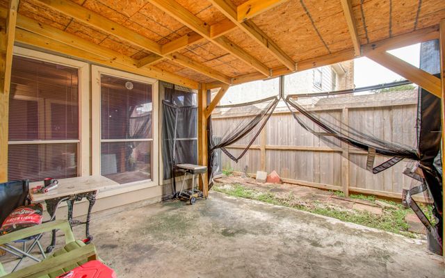 6602 Castle Lane Drive, Houston, TX 77066