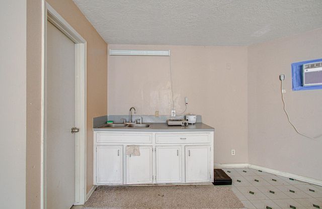 6602 Castle Lane Drive, Houston, TX 77066