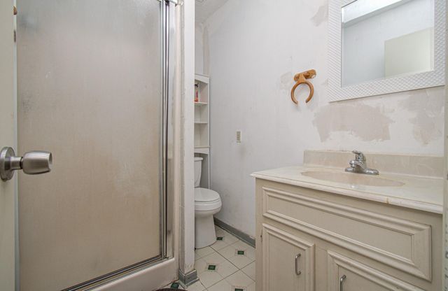 6602 Castle Lane Drive, Houston, TX 77066