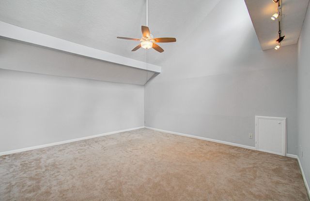 6602 Castle Lane Drive, Houston, TX 77066