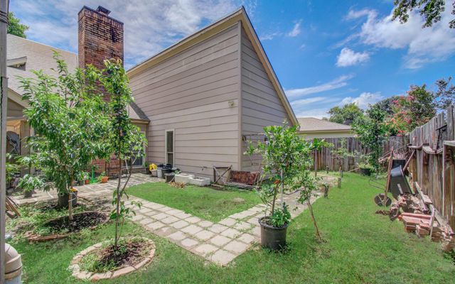 6602 Castle Lane Drive, Houston, TX 77066