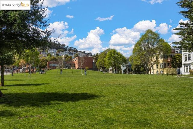 12 Beaver St, San Francisco, CA 94114