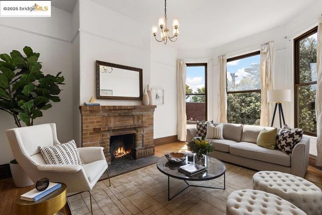 12 Beaver St, San Francisco, CA 94114