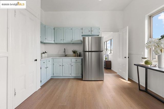 12 Beaver St, San Francisco, CA 94114