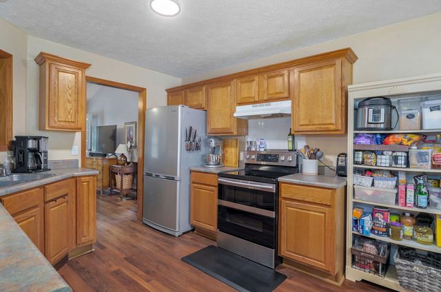 450 S Basswood Avenue, Republic, MO 65738
