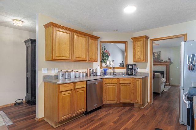 450 S Basswood Avenue, Republic, MO 65738