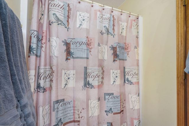 450 S Basswood Avenue, Republic, MO 65738