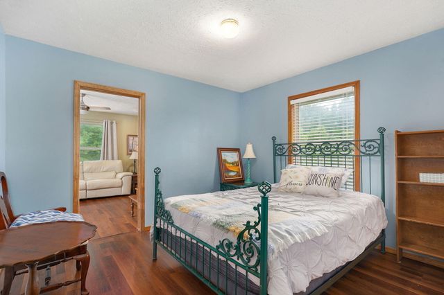 450 S Basswood Avenue, Republic, MO 65738