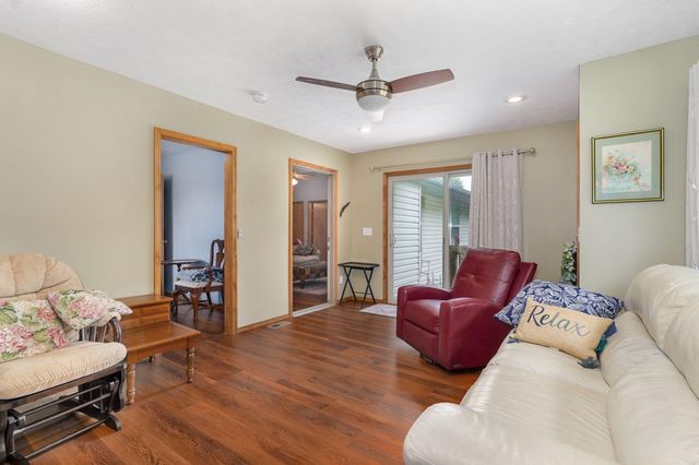 450 S Basswood Avenue, Republic, MO 65738