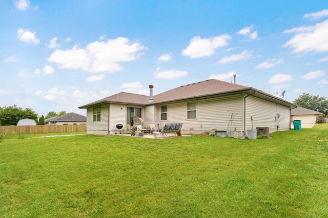 450 S Basswood Avenue, Republic, MO 65738