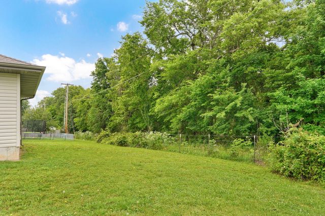 450 S Basswood Avenue, Republic, MO 65738