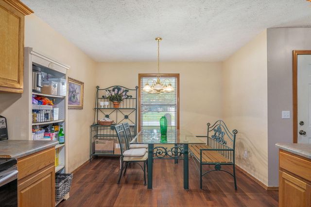 450 S Basswood Avenue, Republic, MO 65738