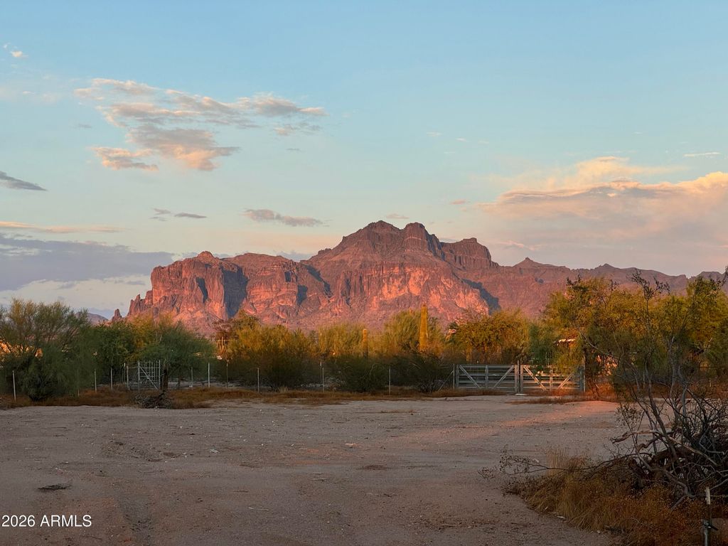 1047 W WINDSONG Street, Apache Junction, AZ 85120 — photo 2