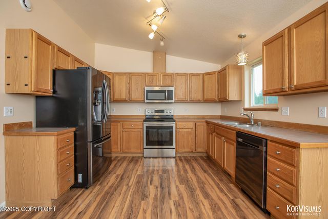 4251 N Pitman Road, Wasilla, AK 99623