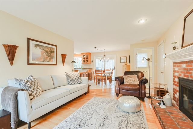 15 Tilting Rock Rd, Wrentham, MA 02093