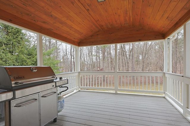 15 Tilting Rock Rd, Wrentham, MA 02093